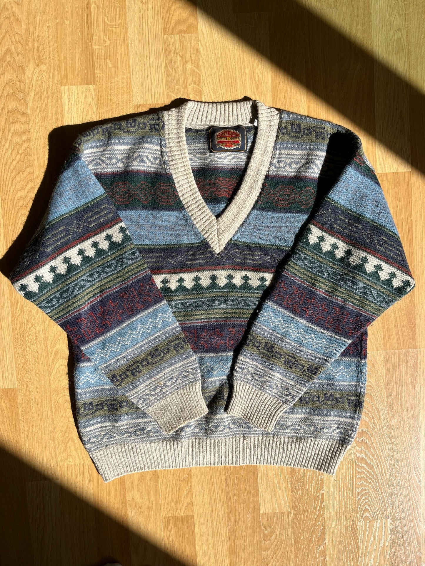 V neck stripe wool vintage sweater
