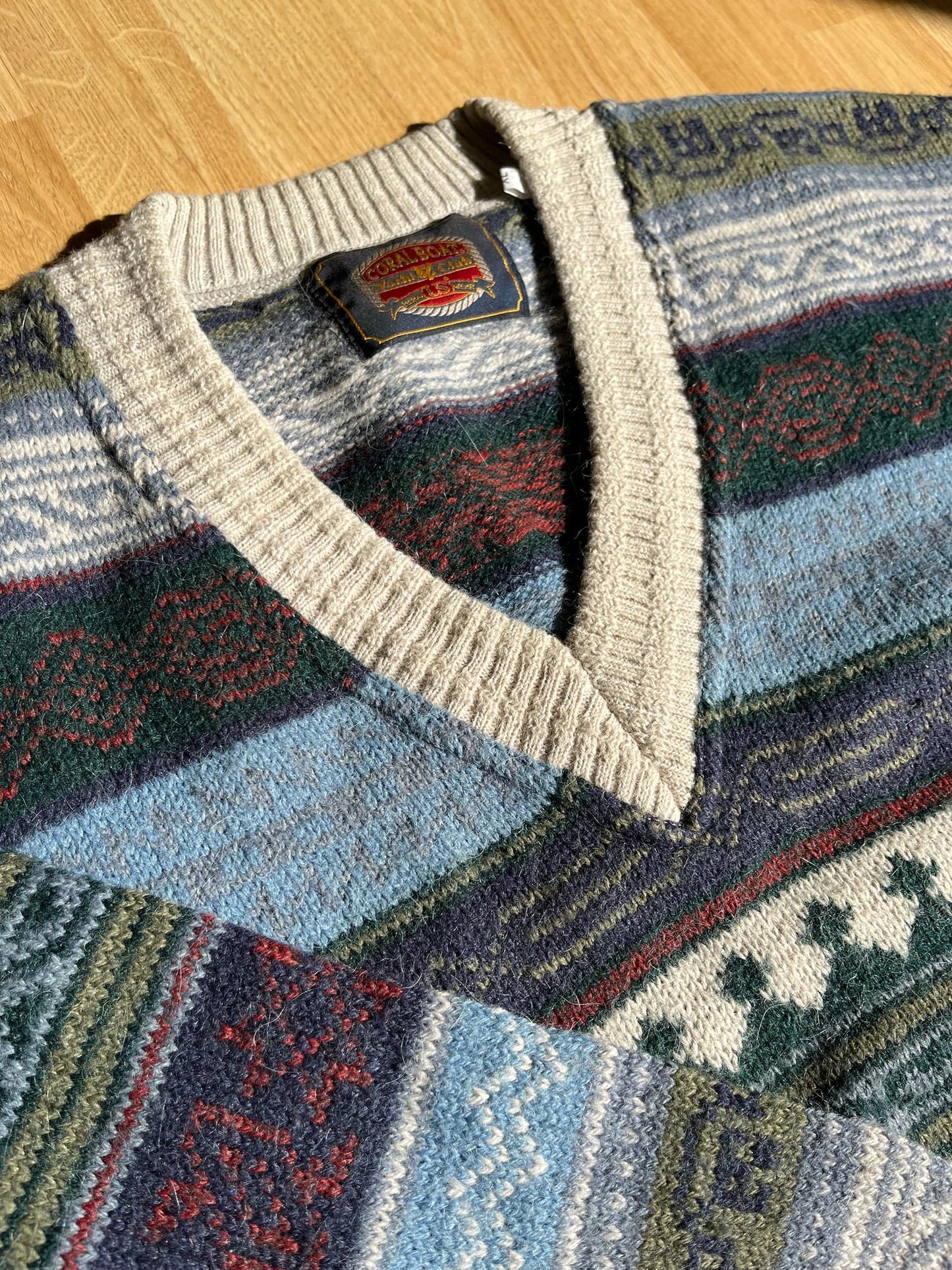 V neck stripe wool vintage sweater