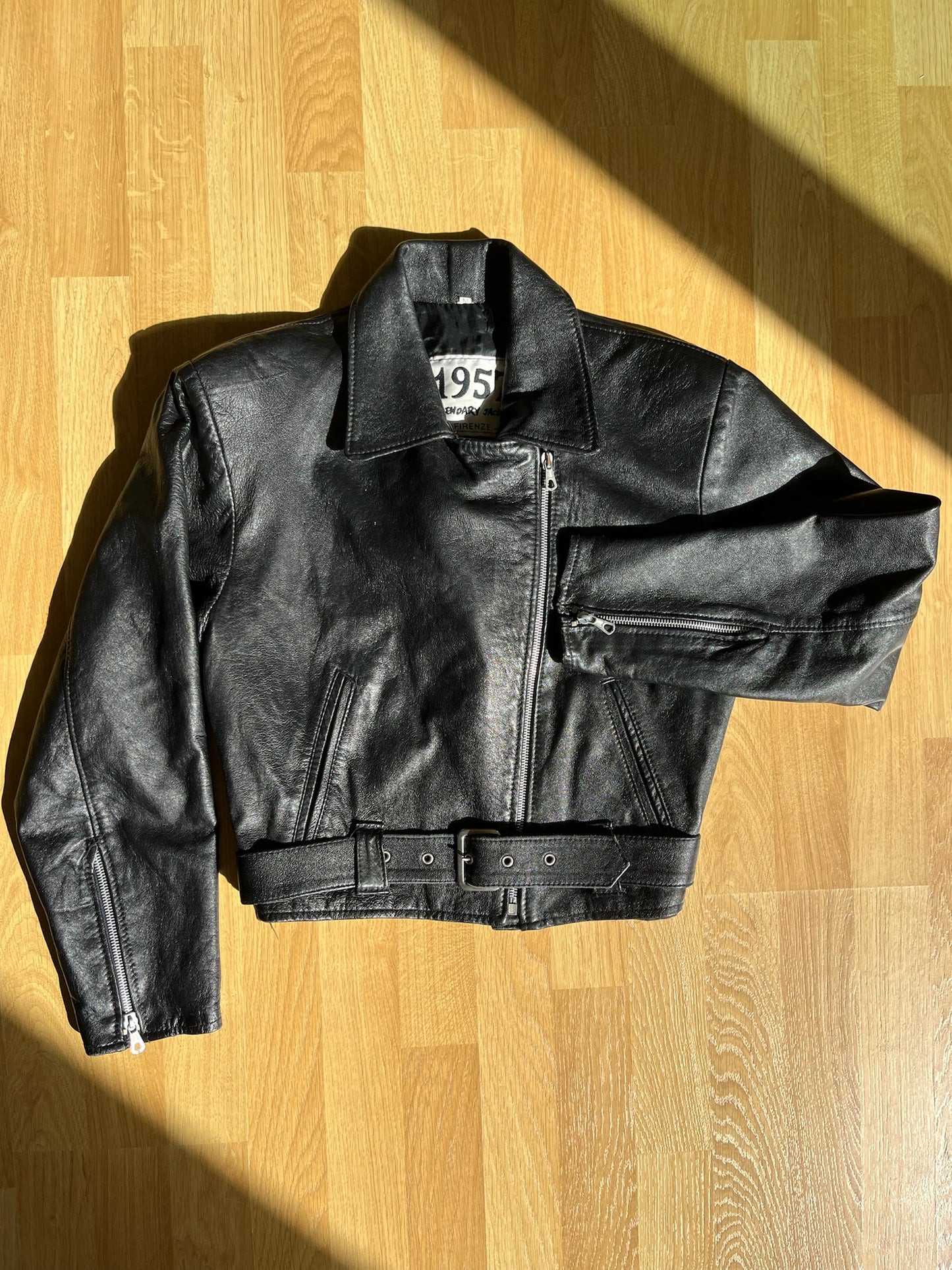 Vintage crop biker leather jacket